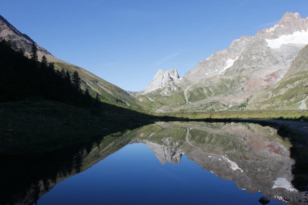 Il Lac de Combal in Val Veny (foto Andrea Greci)