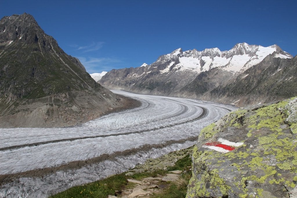 Il sentiero sul bordo dell'Aletsch Glacier (foto Pixabay)