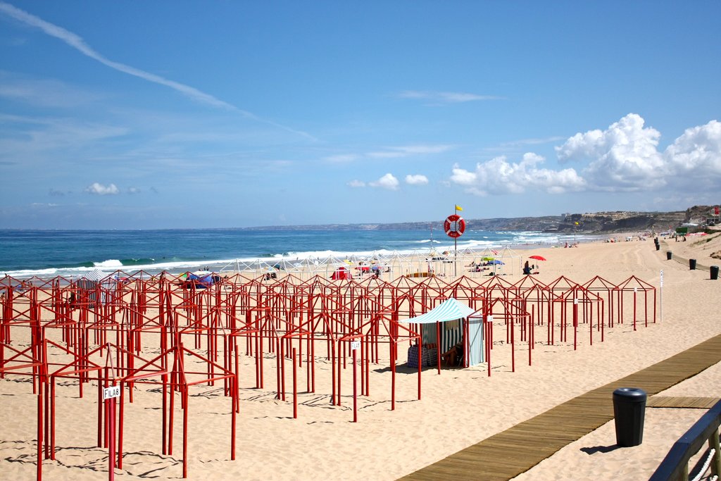 Praia de Santa Cruz - By Ricardo Martins from Gent, Belgium - Santa Cruz, CC BY 2.0, https://commons.wikimedia.org/w/index.php?curid=7775292