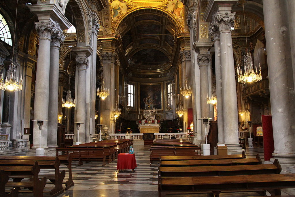 Interno della Basilica di Santa Maria delle Vigne, di Bbruno - Opera propria, CC BY-SA 3.0, https://commons.wikimedia.org/w/index.php?curid=30239824