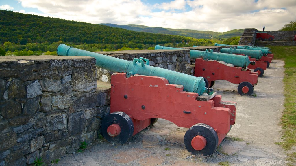 Fuerte Ticonderoga mostrando elementos del patrimonio y artículos militares