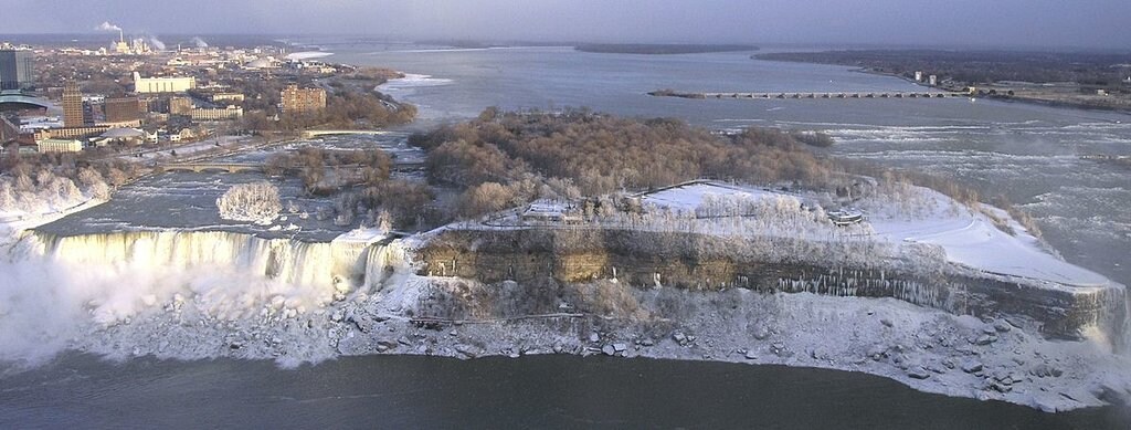 Goat Island (By Daniel Mayer - Own work Taken by Daniel Mayer in late February 2006., CC BY-SA 2.5, https://commons.wikimedia.org/w/index.php?curid=612469 )