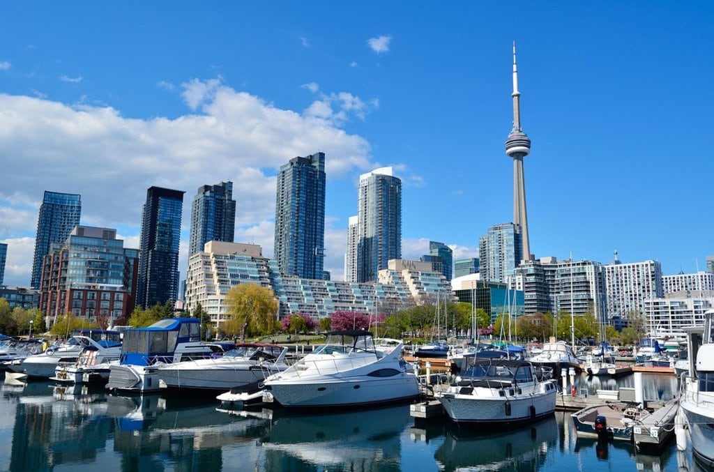 Toronto, Canada, CN Tower - By ElasticComputeFarm  