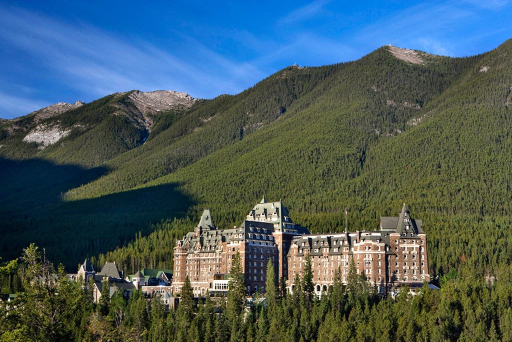 Banff Spring Hotel - By Kimpayant (Own work)  , via Wikimedia Commons