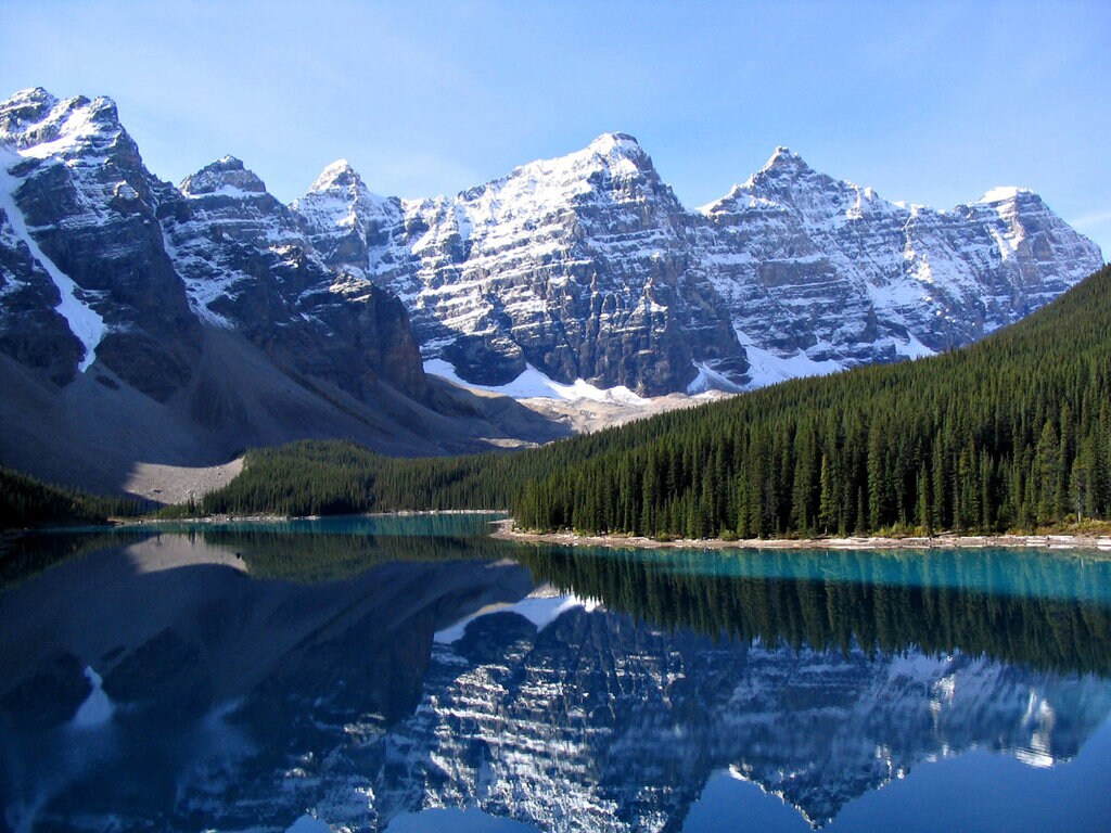 Moraine Lake Rockies - By Gorgo - Photo taken by author, Public Domain, https://commons.wikimedia.org/w/index.php?curid=334627