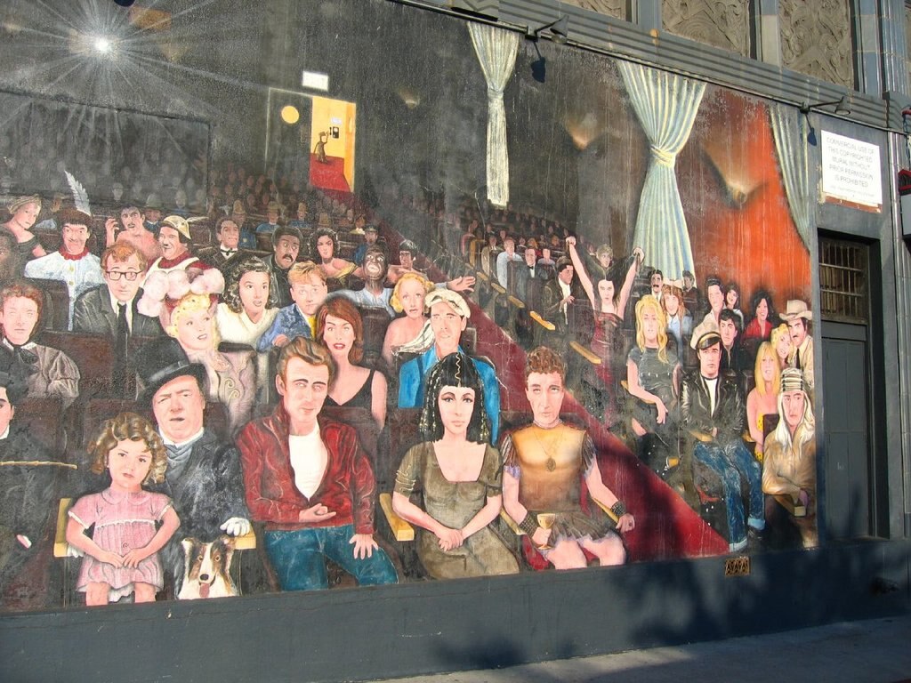 Murales Hollywood (by Shimown, CC BY SA 2.0 - https://www.flickr.com/photos/shimown/29406234/ )
