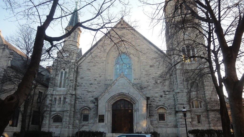 Brown Memorial (by Preservation Maryland, CC BY-SA 2.0 - https://www.flickr.com/photos/presmd/21612441181 )
