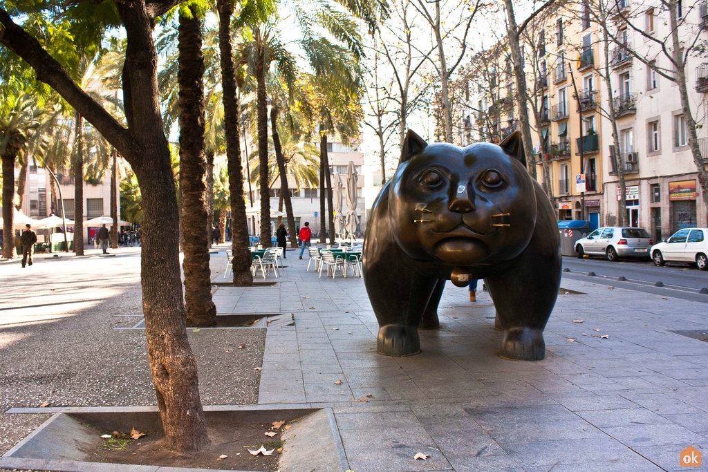 Plaza Botero (by OK Apartment, CC BY 2.0 - https://www.flickr.com/photos/ok-apartment/16206718571/ )