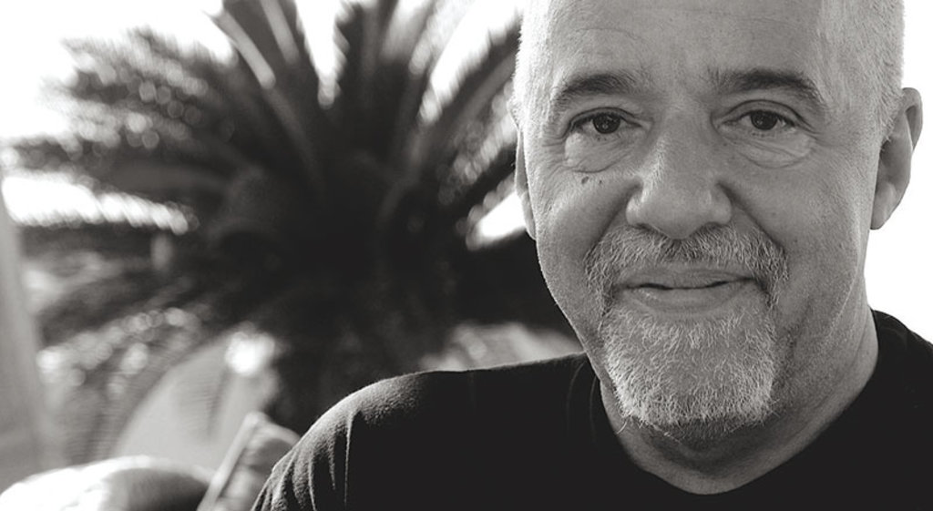 Lo scrittore Paulo Coelho ha scelto di risiedere a Rio. Di Paul Macleod  , attraverso Wikimedia Commons