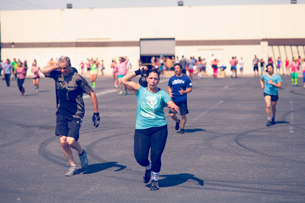 Crossfit all'aperto (CC BY 2.0, https://www.flickr.com/photos/alifench/9338857954/ )