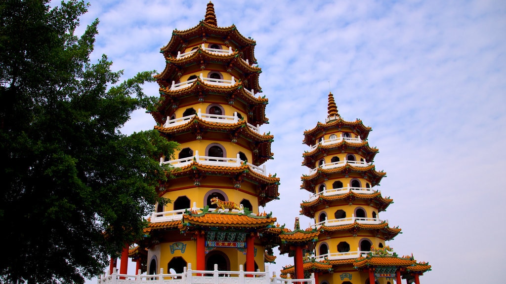 Dragon Tiger Tower which includes a temple or place of worship