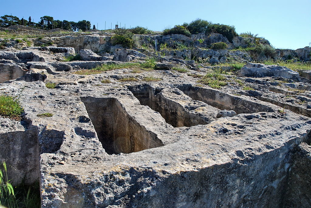 Necropoli di Tuvixeddu - By Cristiano Cani (Own work)  , via Wikimedia Commons