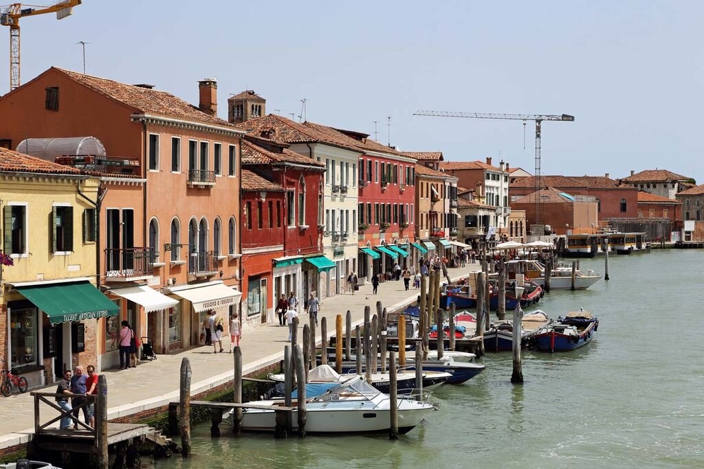 Murano. Picture by Marc Ryckaert. Licensed under Creative Commons 3.0. Via Wikimedia Commons httpscommons.wikimedia.orgwikiFileMurano_Riva_Longa_R02.jpg