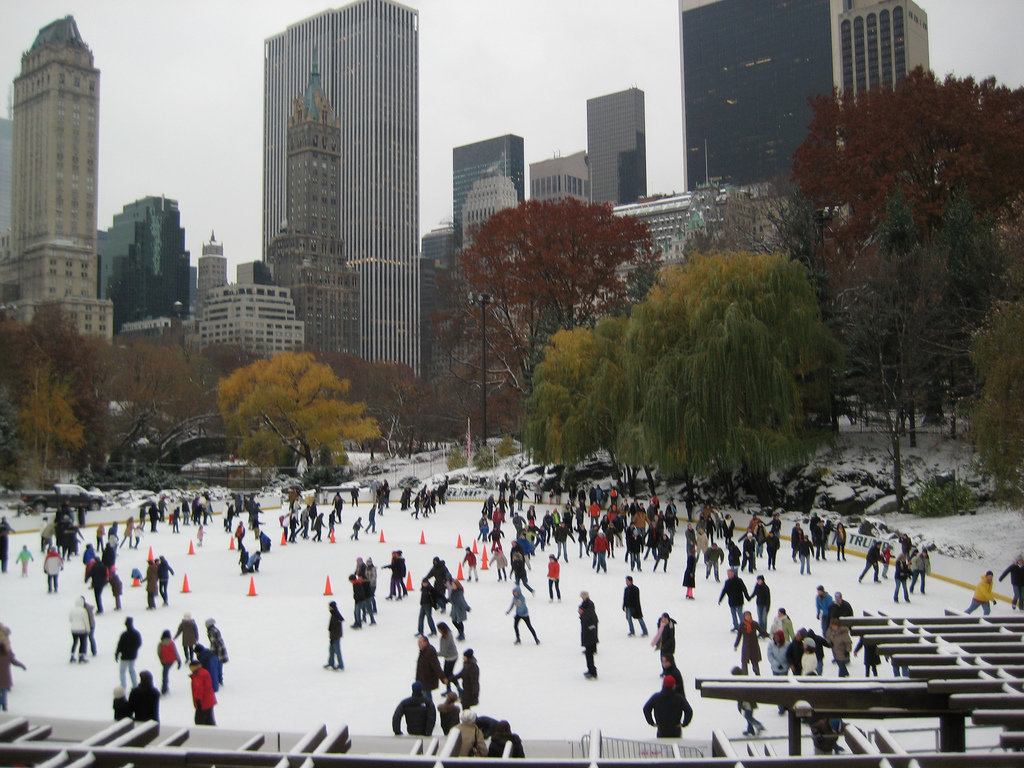 Pattinatori a Central Park - by Wolfiewolf  , via Flickr (https://www.flickr.com/photos/troshy/2096007649)