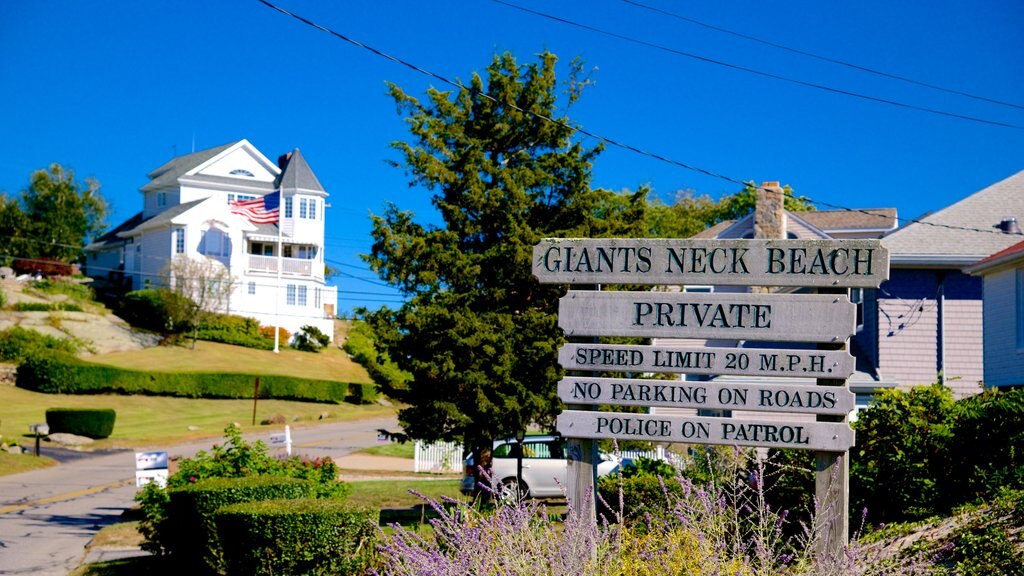 Niantic showing signage