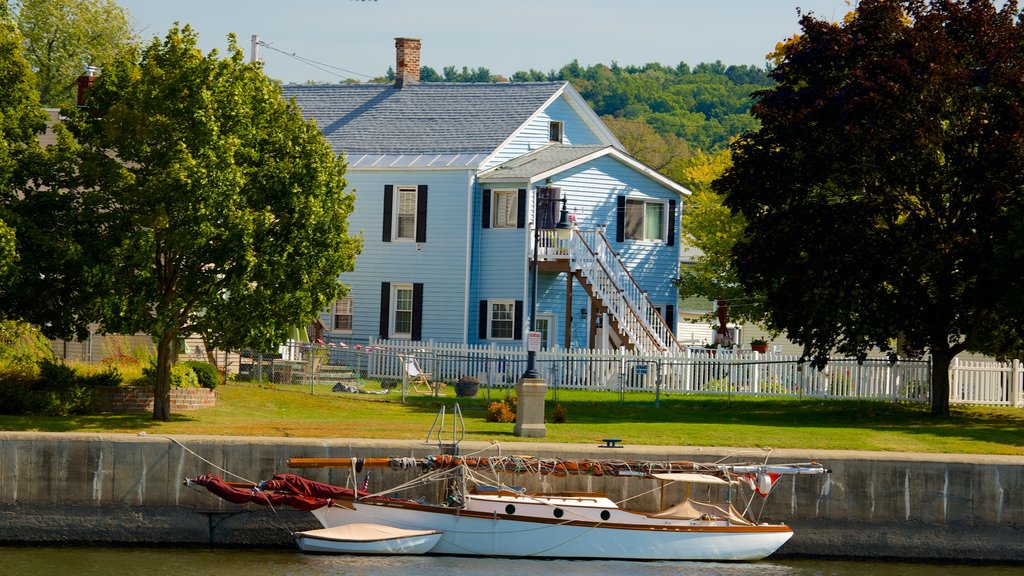 Waterford mit einem Haus