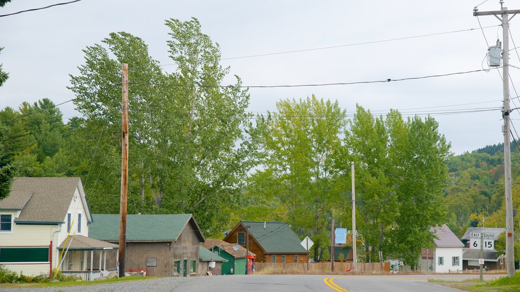 Rockwood mettant en vedette une petite ville ou un village