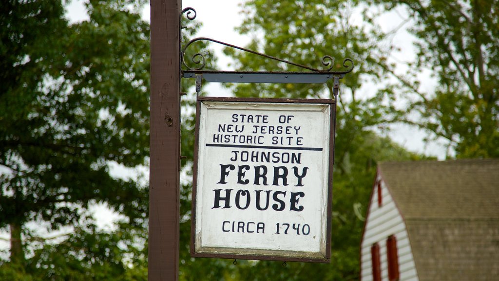 Washington Crossing showing signage and heritage elements