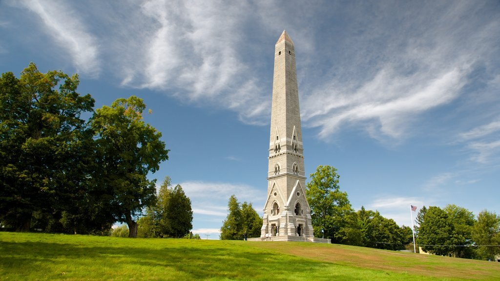 Parque histórico nacional de Saratoga mostrando un monumento y elementos del patrimonio