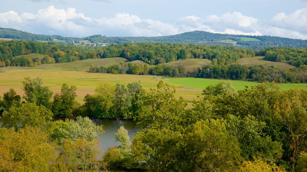 Parque histórico nacional de Saratoga ofreciendo escenas tranquilas y vista panorámica