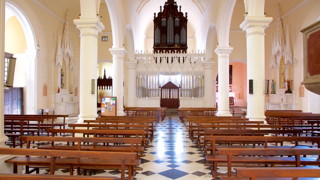 Teguise showing a church or cathedral, interior views and heritage architecture