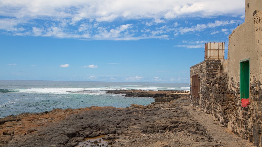 El Cotillo which includes general coastal views and rocky coastline