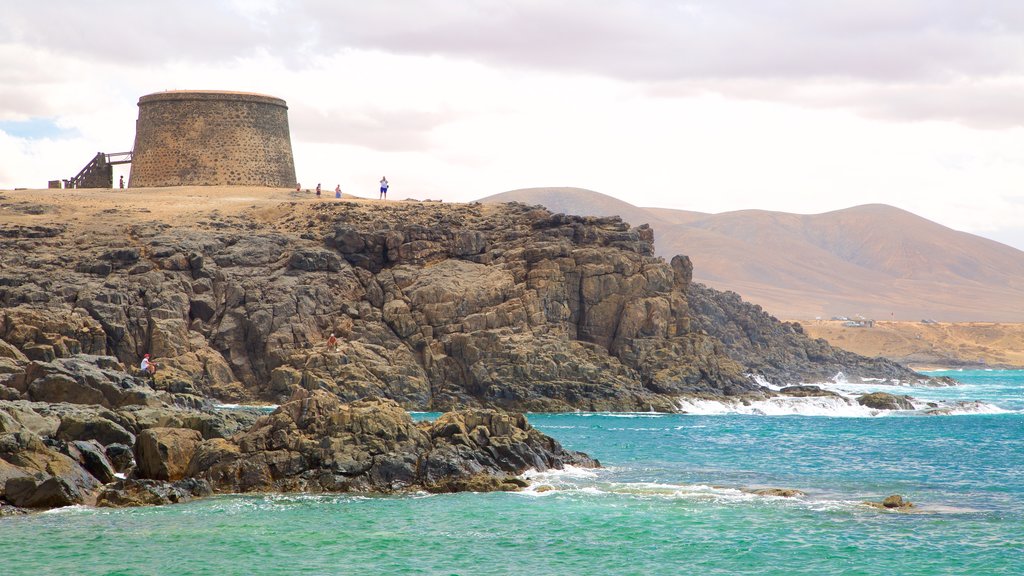 El Cotillo que incluye costa rocosa