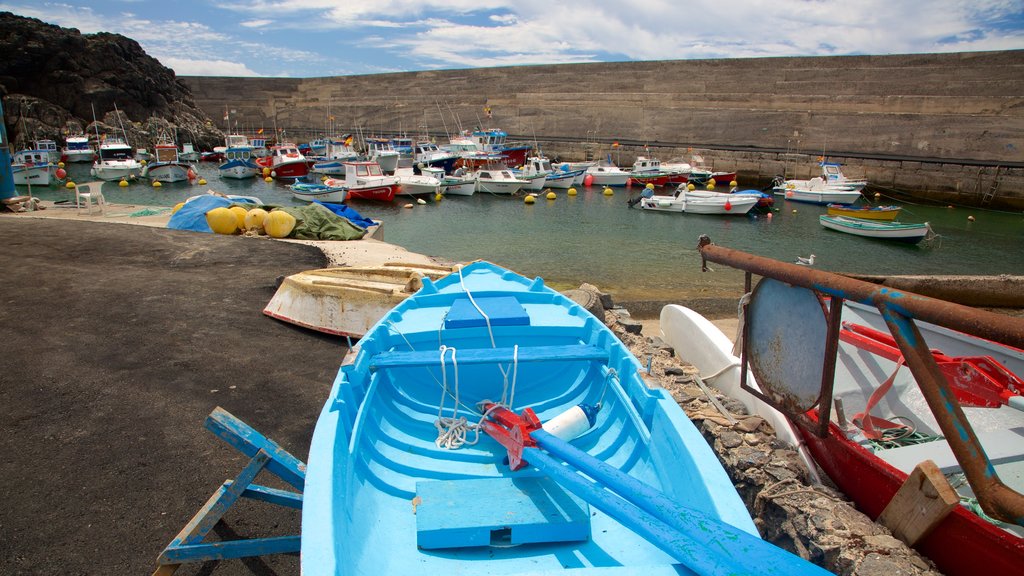 El Cotillo showing a bay or harbour and boating