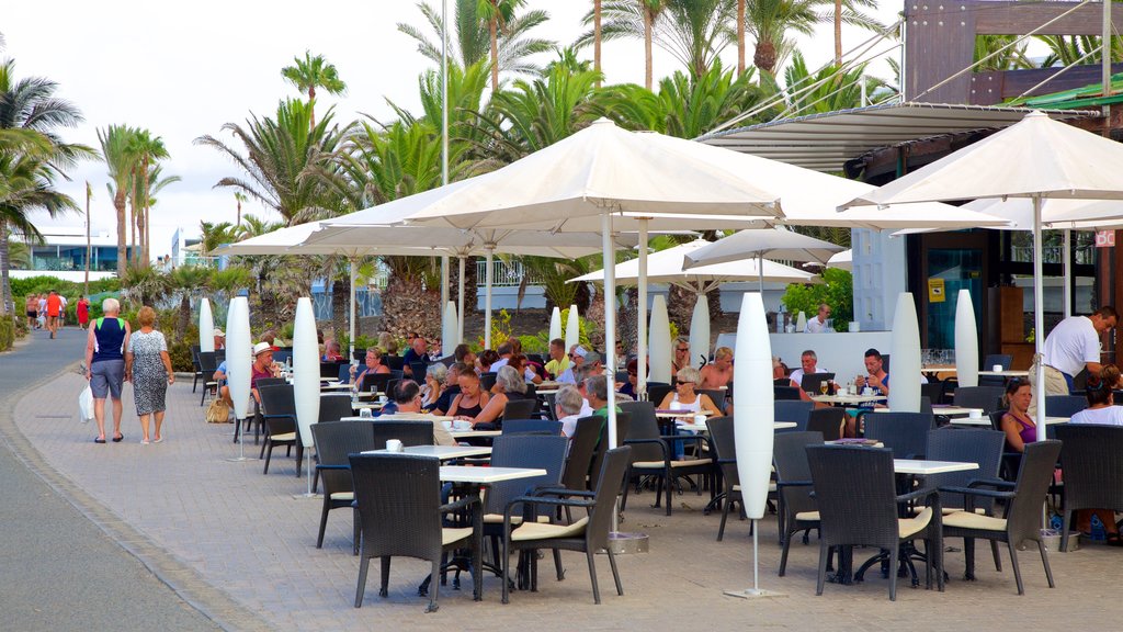 Maspalomas toont buiten eten