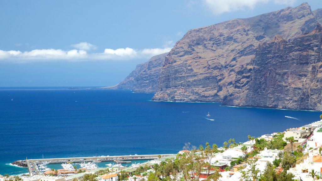 Los Gigantes montrant paysages côtiers et côte escarpée