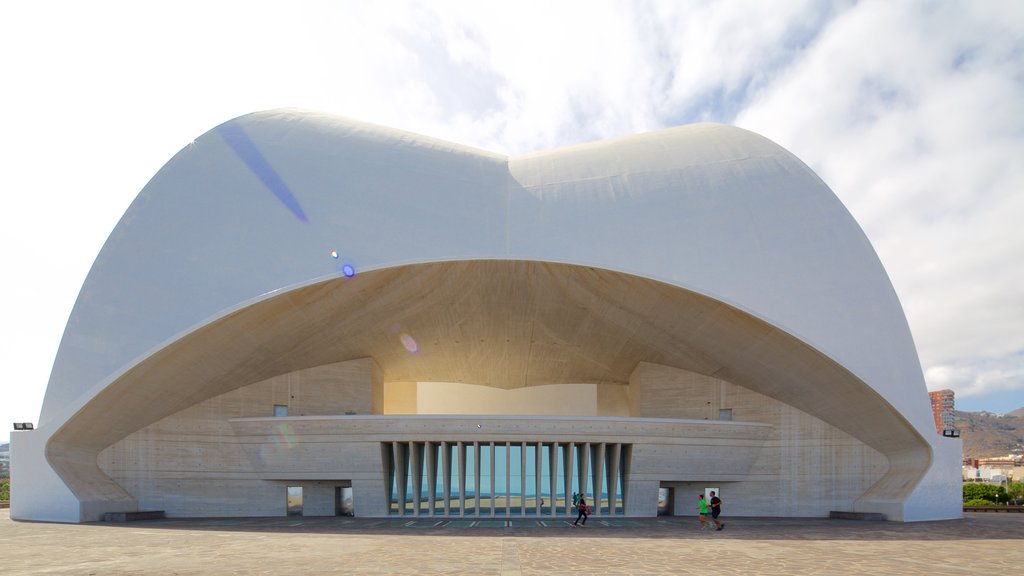 Auditorio de Tenerife mostrando arquitectura moderna