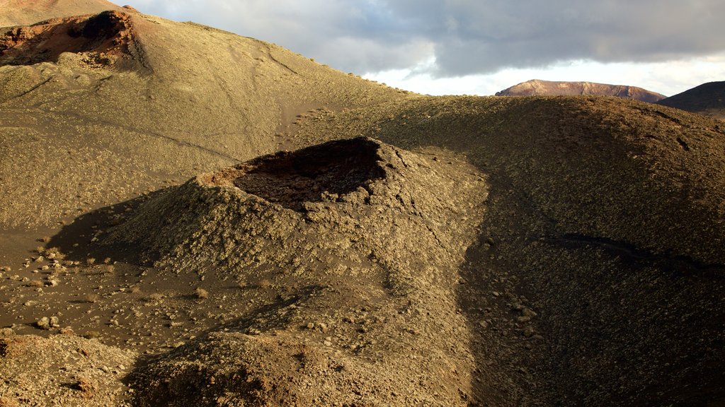 Timanfaya National Park showing desert views