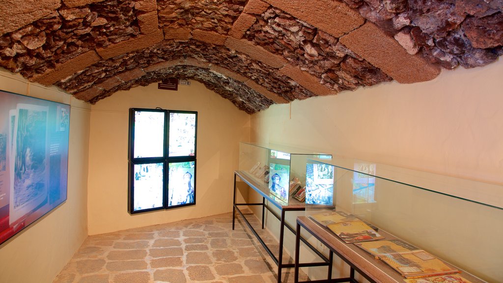 Santa Barbara Castle showing a castle and interior views