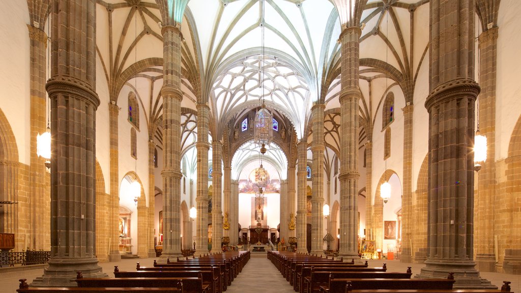 Cathedral of Santa Ana showing interior views, heritage architecture and a church or cathedral