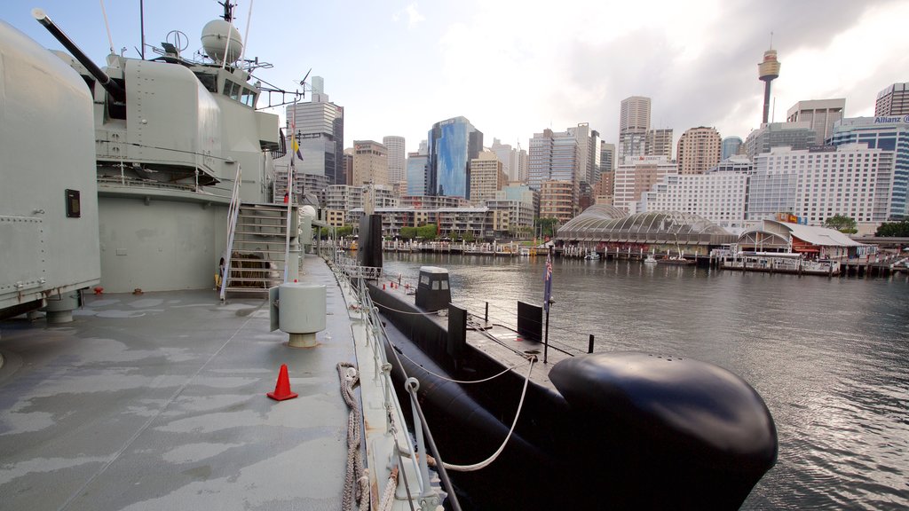 Australia National Maritime Museum caracterizando uma baía ou porto