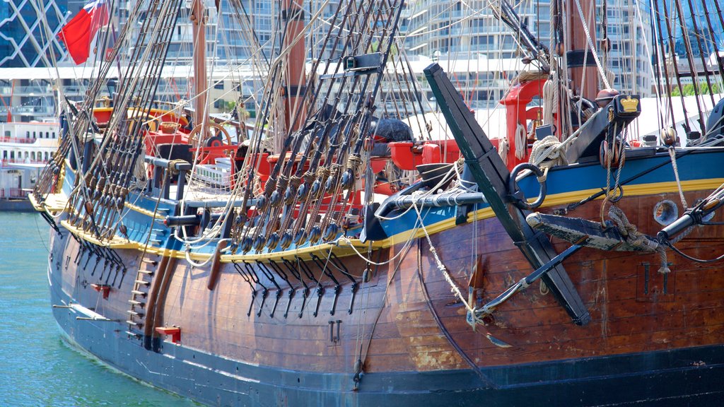 Museo Marítimo Nacional de Australia que incluye botes