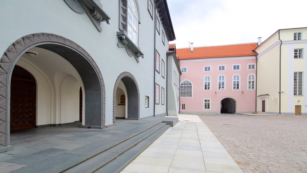 Toompea Castle which includes heritage architecture, a castle and heritage elements