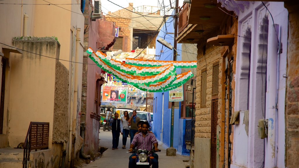 Jodhpur showing a small town or village