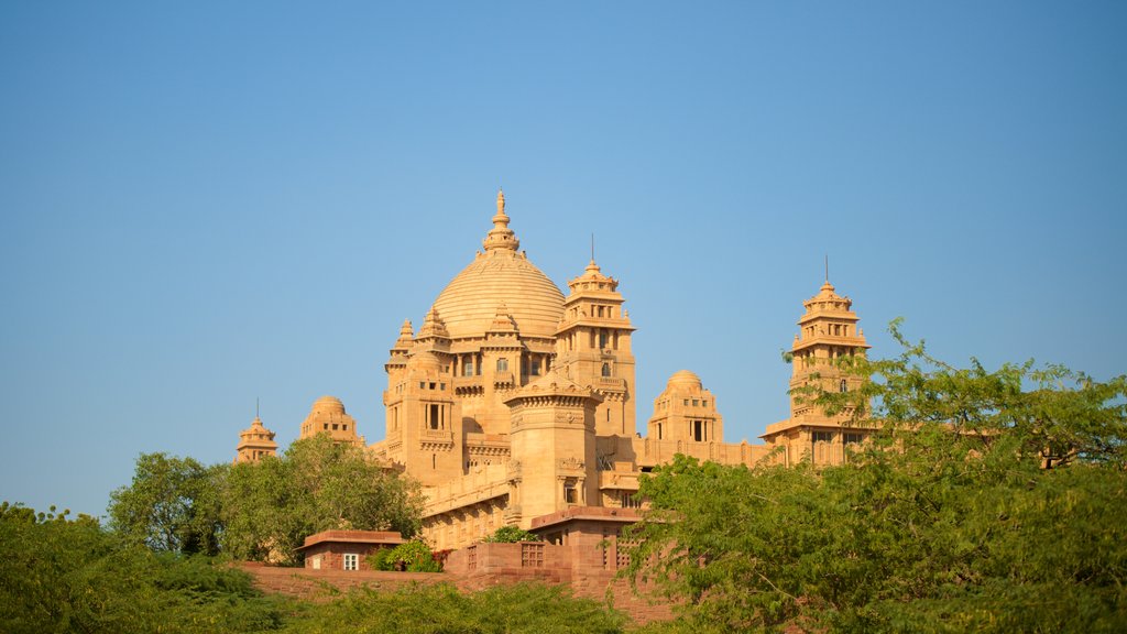 Palacio de Umaid Bhawan, Jodhpur, India mostrando elementos patrimoniales, arquitectura patrimonial y un templo o sitio de culto