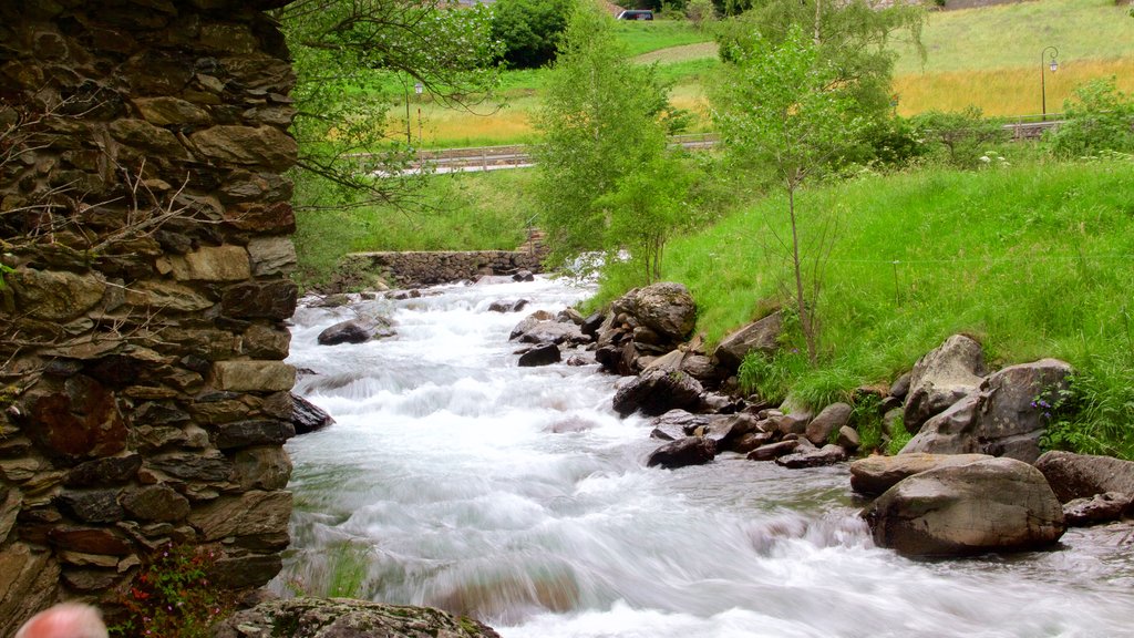 La Cortinada which includes a river or creek