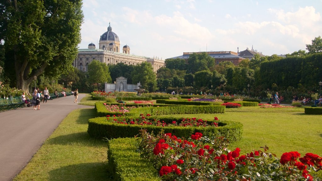 People\'s Garden showing a garden, flowers and heritage architecture