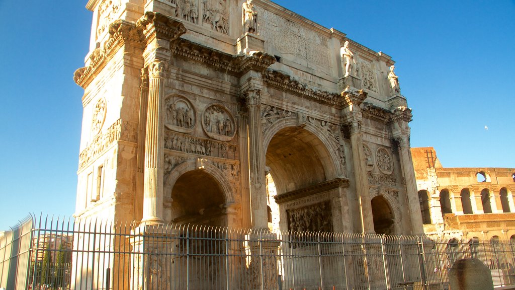 Arco de Constantino mostrando elementos patrimoniales, un monumento y arquitectura patrimonial