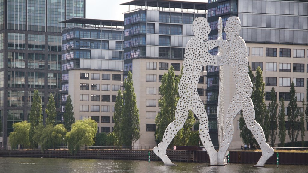 Berlín que incluye una estatua o escultura, arte y arte al aire libre