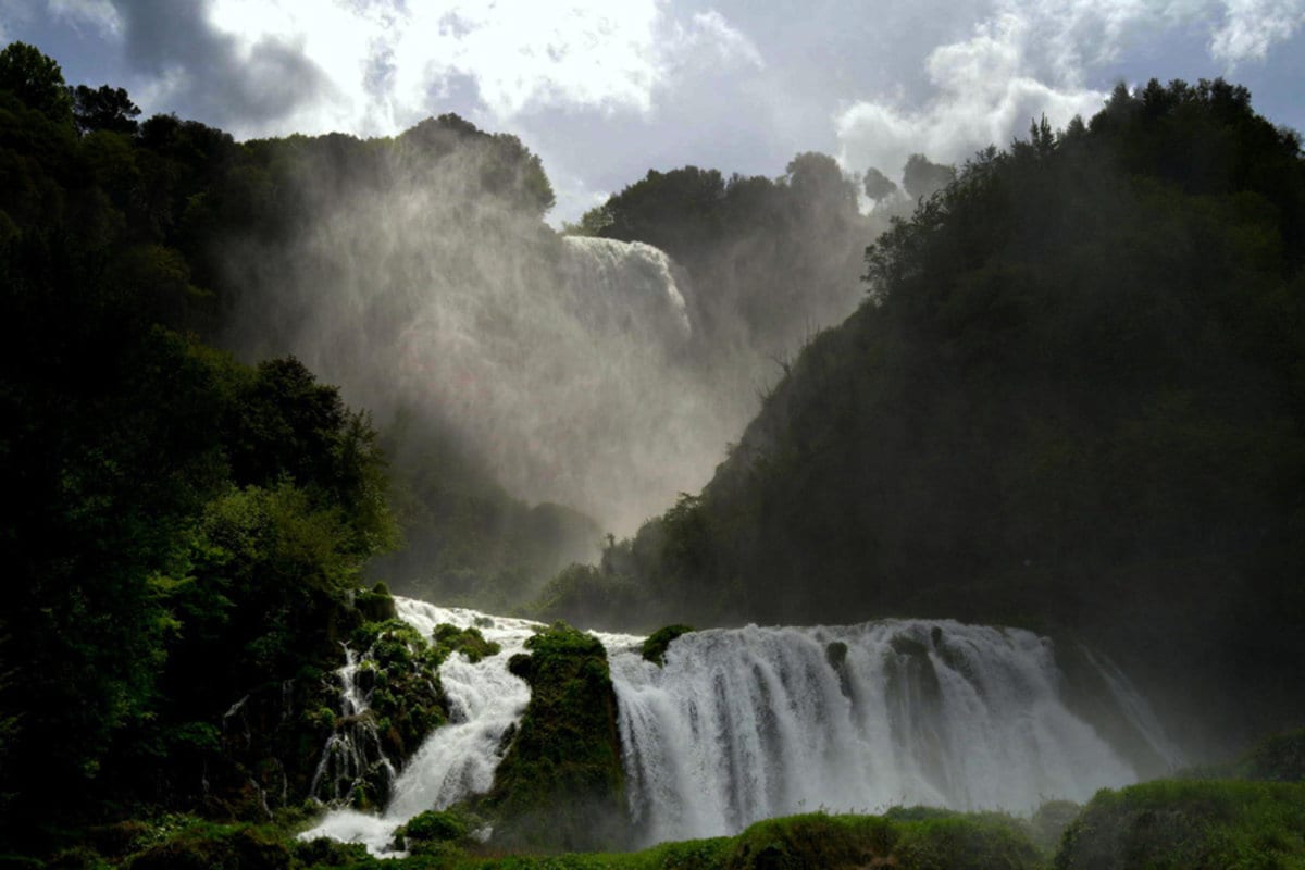 Cascata delle Marmore come arrivare, orari, percorsi e cosa vedere Cascata delle Marmore come arrivare, orari, percorsi e cosa vedere