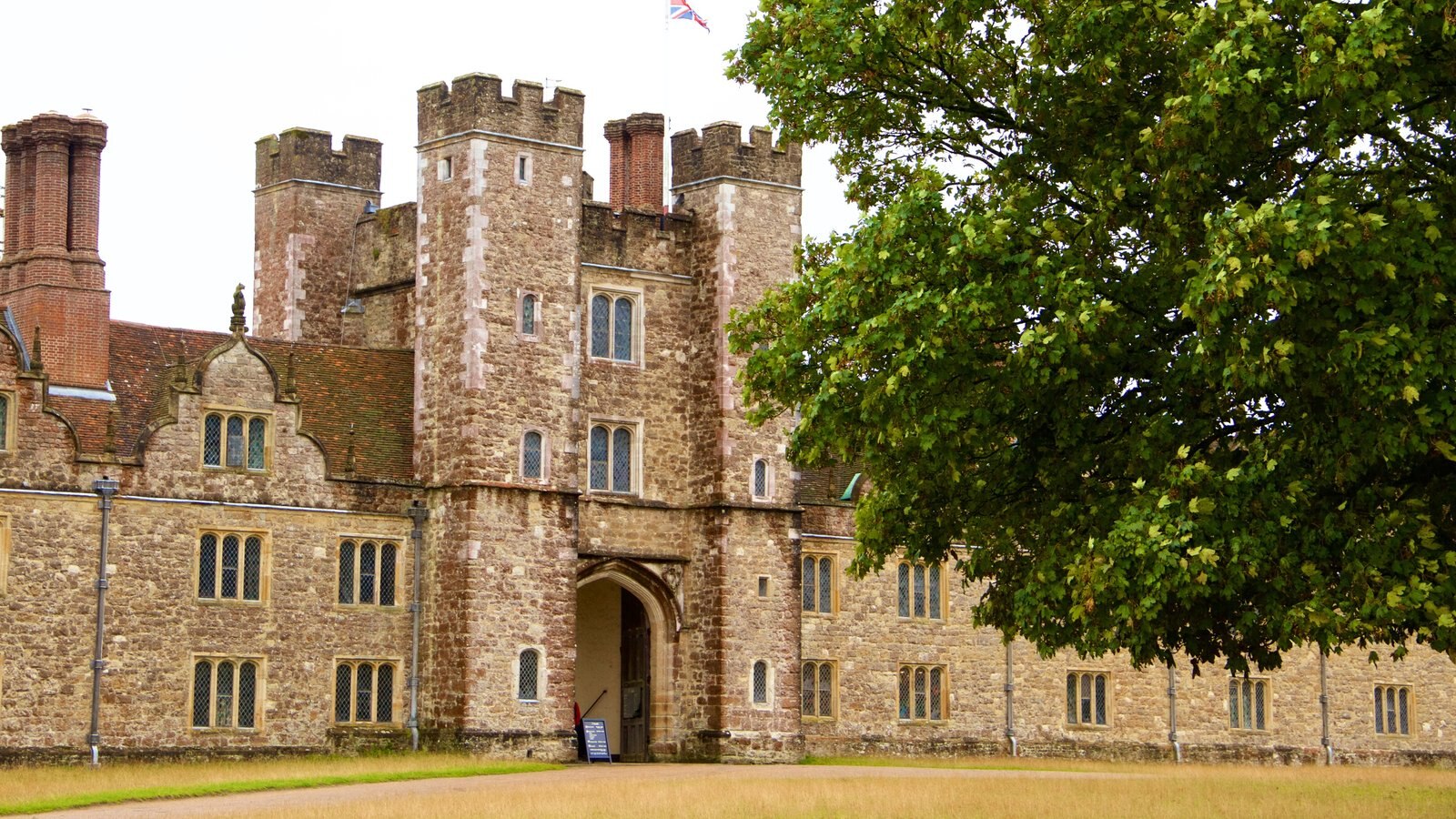 Knole featuring a castle, heritage architecture and heritage elements