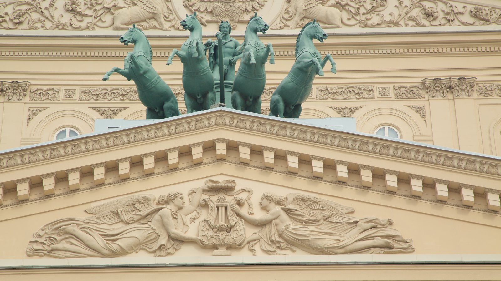 Большой театр (Санкт-Петербург). Скульптура на большом театре. Большой театр в Петербурге. Большой театр картина. Картину большого театра