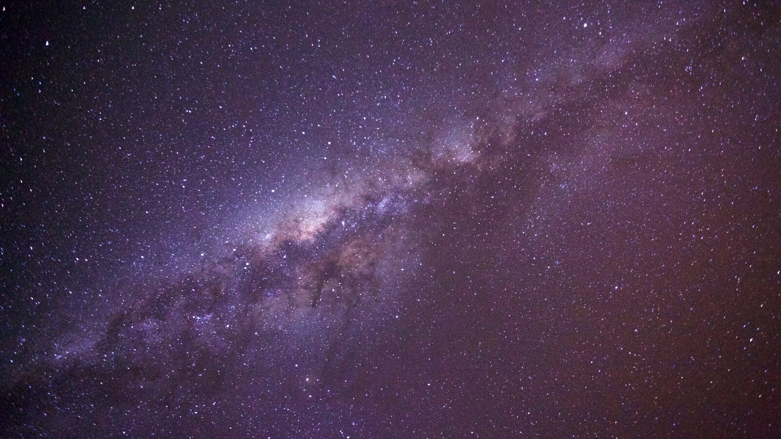 Red Centre que incluye escenas nocturnas