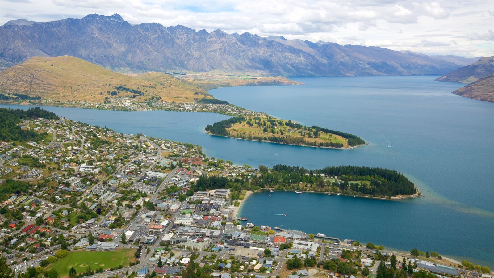 Queenstown mostrando un atardecer, vistas panorámicas y montañas
