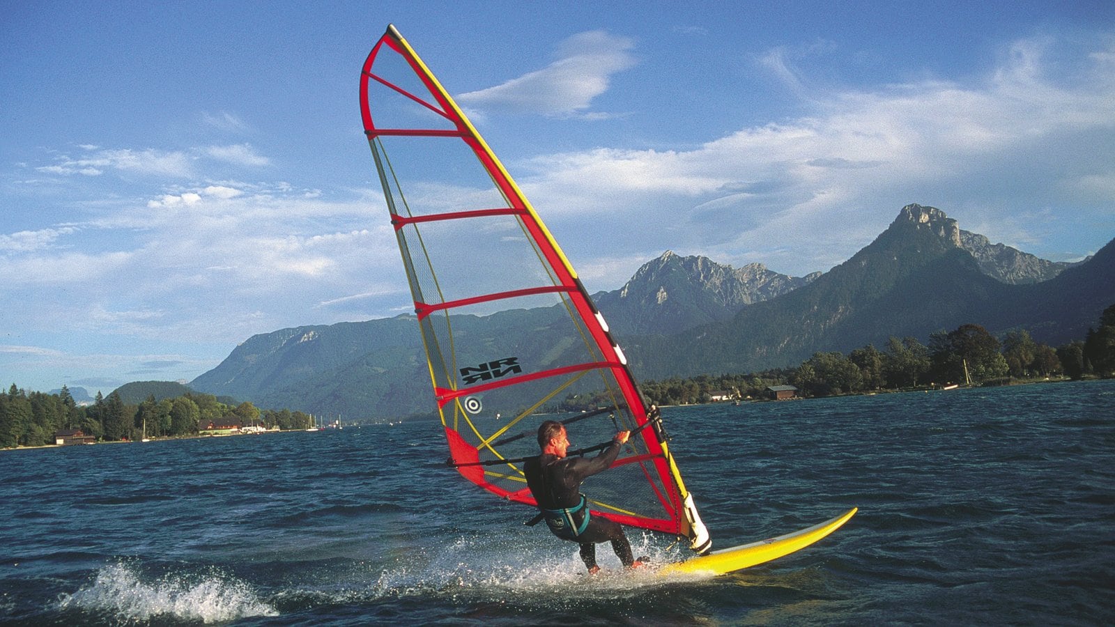 Austria que incluye windsurf y también un hombre