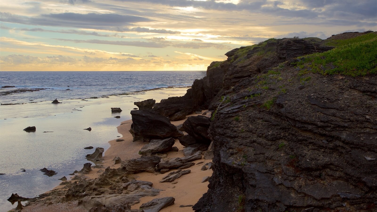 เกาะนอร์ฟอล์ก เนื้อเรื่องที่ ชายฝั่งทะเล, พระอาทิตย์ตก และ ชายฝั่งหิน